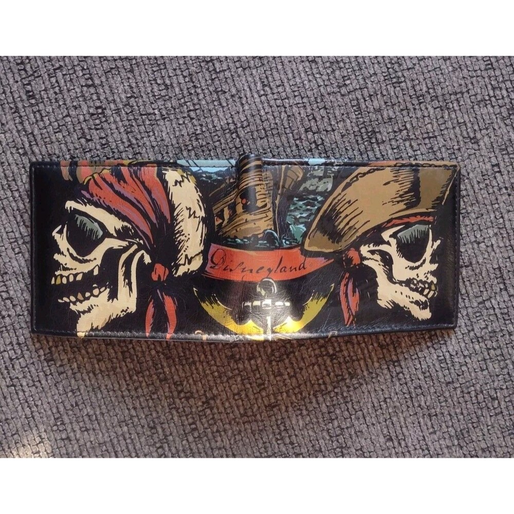 Disney Wallet Pirates Of The Caribbean Extremely RARE  VTG 90s Bifold Theme Park